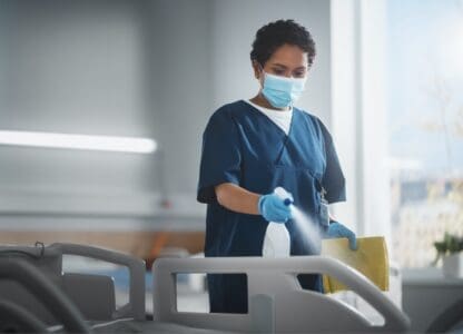 Produits de nettoyage/désinfection et asthme : les associations diffèrent selon les profils d’exposition des soignants